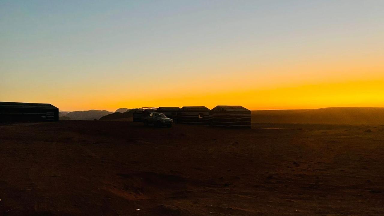 Hôtel Stars Life Camp-Tour à Wadi Rum Extérieur photo