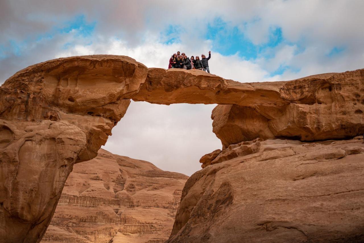 Hôtel Stars Life Camp-Tour à Wadi Rum Extérieur photo