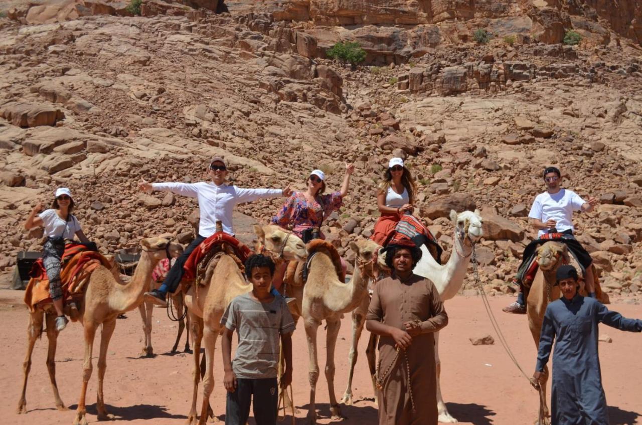 Hôtel Stars Life Camp-Tour à Wadi Rum Extérieur photo