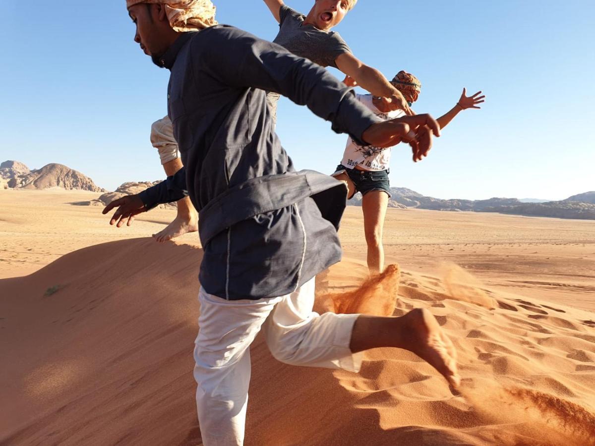 Hôtel Stars Life Camp-Tour à Wadi Rum Extérieur photo