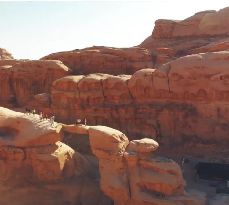Hôtel Stars Life Camp-Tour à Wadi Rum Extérieur photo