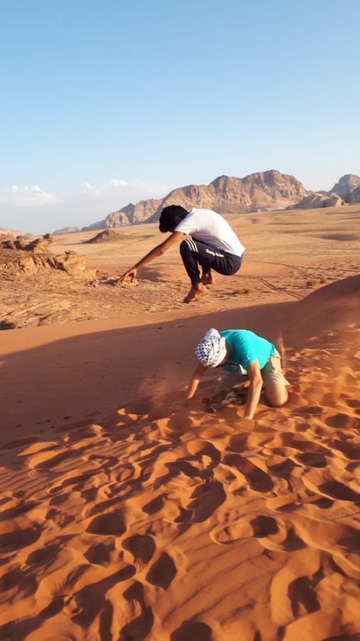 Hôtel Stars Life Camp-Tour à Wadi Rum Extérieur photo