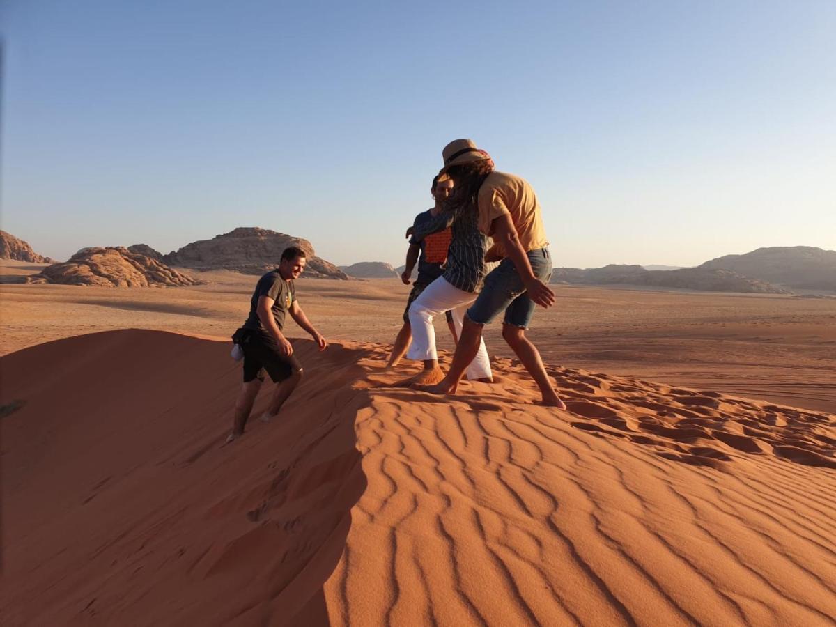 Hôtel Stars Life Camp-Tour à Wadi Rum Extérieur photo