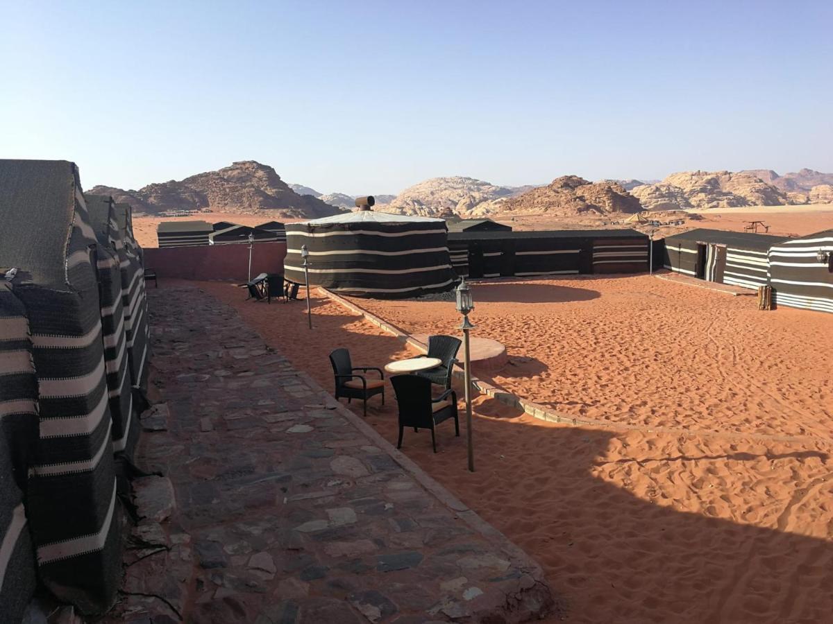 Hôtel Stars Life Camp-Tour à Wadi Rum Extérieur photo