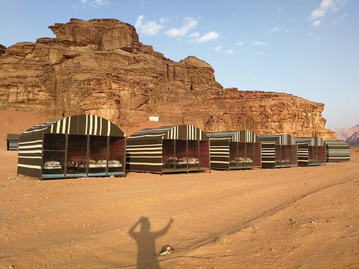 Hôtel Stars Life Camp-Tour à Wadi Rum Extérieur photo
